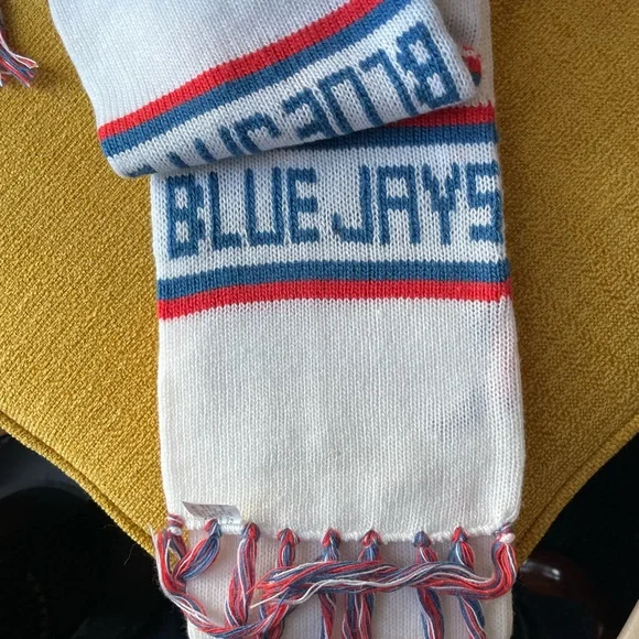 Vintage Blue Jays Sunkist Scarf - Picture 8 of 8